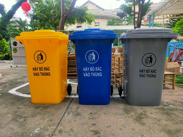 Thùng rác công cộng tại Quận 8