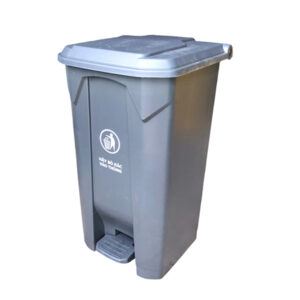 thung-rac-100l-dap-chan-mau-xam-den-gia-re