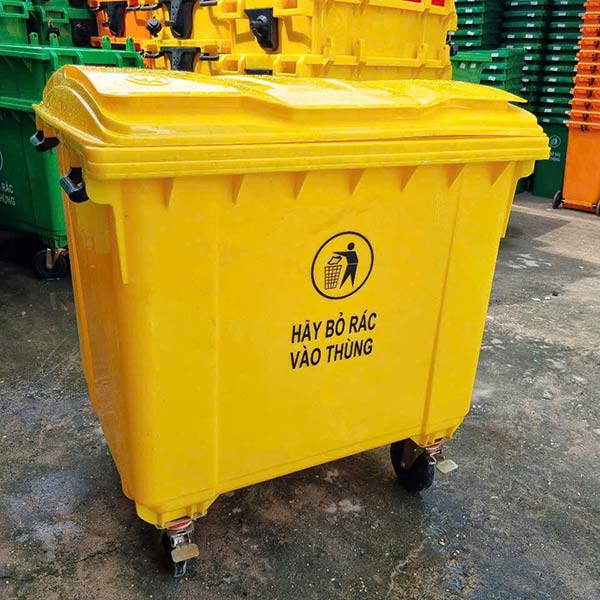 thung-rac-nhua-1100l-vang-gia-re